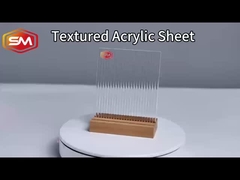 Folha de acrílico transparente, estriada e texturada