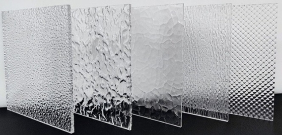 Folha acrílica de onda extrudida de 3 mm e 5 mm de espessura, listrada, com padrão linear claro, texturizada