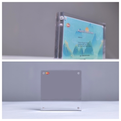 Tamanho personalizado Desktop Frameless Self Standing Acrylic Magnetic Photo Frame