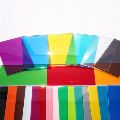 Folha de acrílico transparente colorida e painel de acrílico transparente tingido para fabricação de brinquedos com cor e moldagem personalizáveis